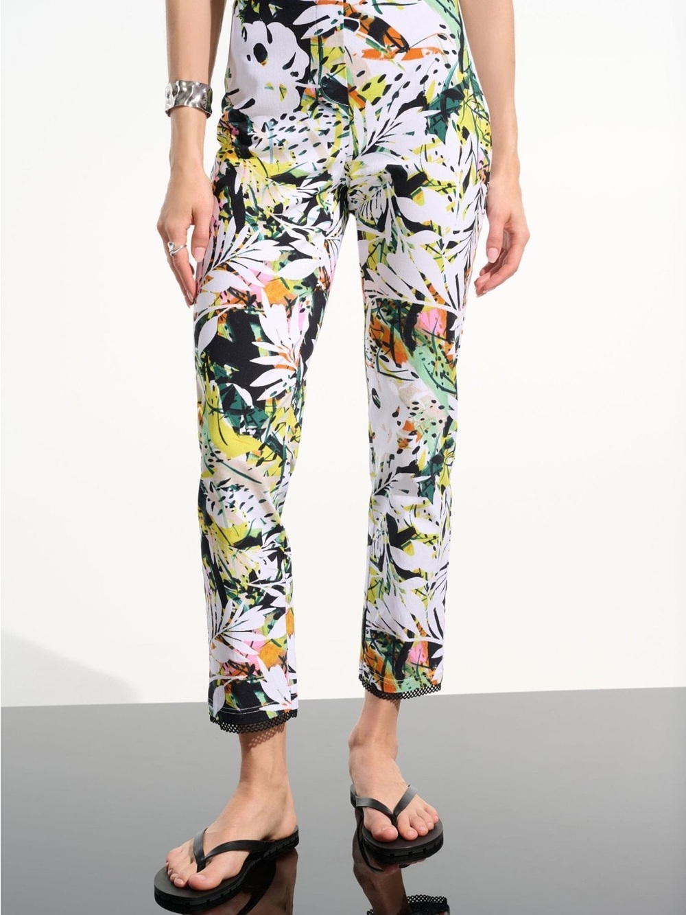 NWT Joseph Ribkoff Millennium Tropical Print Pull-On Pants